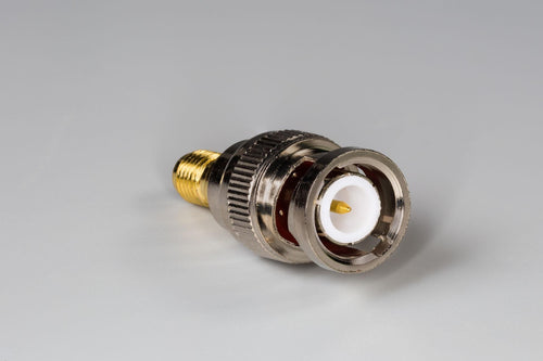 Adaptador SMA a BNC Hembra